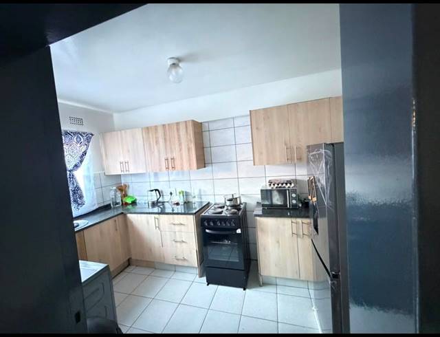 3 BEDROOM PROPERTY TO RENT IN WINDSOR EAST